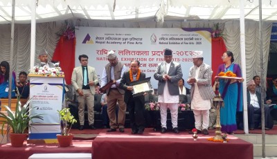 गोर च्युइ विधारि म्हेन्दो कु तामाङ खाइबाकादे पुरस्कृत Image
