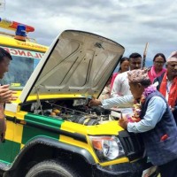 चरिकोटला वैतेश्वर गाउँपालिका थेन छोङ्नापा भक्तबहादुर तामाङला न्होरपा ह्रोरि एम्बुलेन्स Image