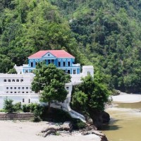 ल्हुइबिमा क्यारला चेगाइ Image
