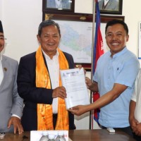राससग्याम तामाङ ग्योइला तामसोर छिपा तिबारि तामाङ स्योमि गेन्दुनला ह्रिबा (भिडियोला छ्याम) Image